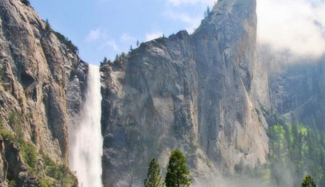 Un turist român s-a accidentat mortal în Yosemite National Park din California - cascada-1564930159.jpg