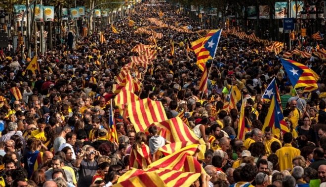 Guvernul spaniol cere alegeri anticipate în Catalonia - cata-1507312557.jpg