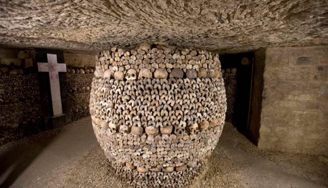 Credeai că le-ai văzut pe toate? Care sunt cele mai sinistre locuri de pe Pământ - catacombeleparisului-1484929697.jpg