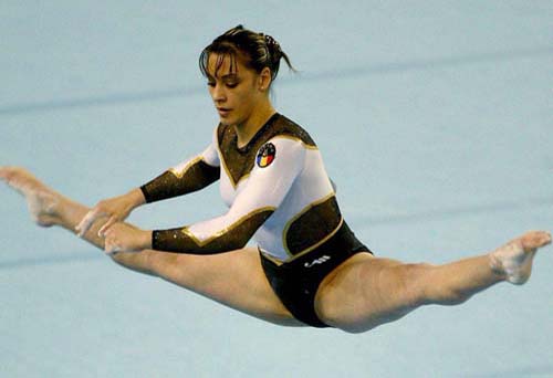 Cătălina Ponor, la repetiția generală premergătoare JO 2012 - catalina-1339021823.jpg