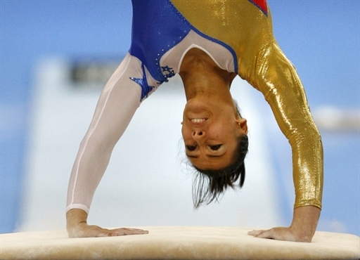 Gimnastică, CE / Cătălina Ponor a luat aurul la bârnă iar Larisa Iordache, argintul - catalinaponor-1336917086.jpg