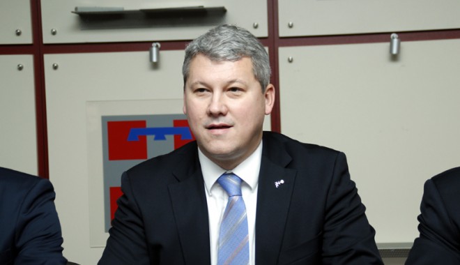 Cătălin Predoiu: 
