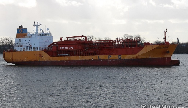 Catastrofă navală evitată în ultima clipă - catastrofaevitata-1470752617.jpg
