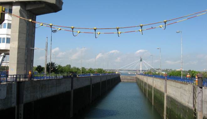 Cât vor câștiga angajații Administrației Canalelor Navigabile în 2016 - catcastiga-1455127462.jpg