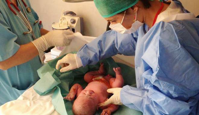 Cât de importantă este evaluarea neonatologică pentru bebeluși - catdeimportanta-1443110898.jpg