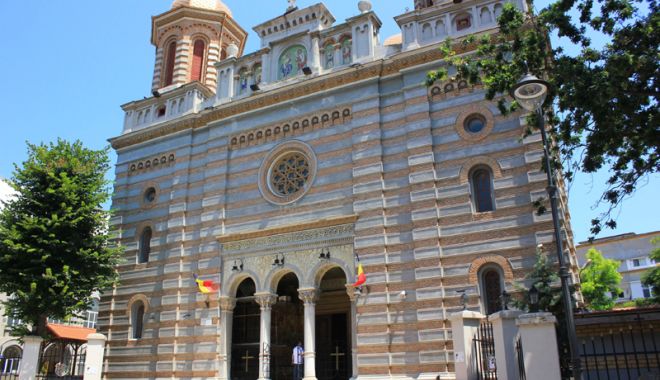 Duminica Sfintei Cruci, cu slujbă  de tundere  în monahism - catedrala-1553876484.jpg