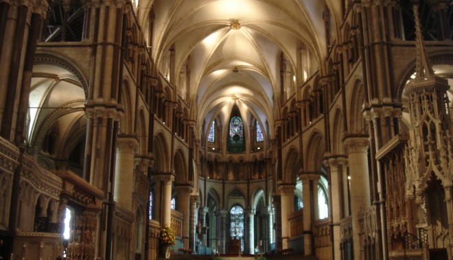 PREMIERĂ la Canterbury: Catedrala va avea un cor feminin - catedraladincanterburyloculincar-1380866475.jpg
