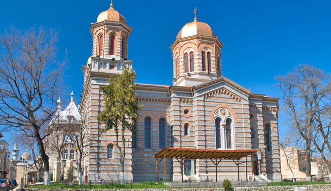 Anunț important pentru credincioșii din Constanța - catedralasfintiiapostolipetrusip-1531133270.jpg