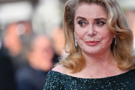 ​Actrița franceză Catherine Deneuve a suferit un accident vascular cerebral - catherinedeneuve-1573071061.jpg