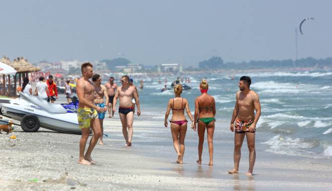 Câți bani au cheltuit turiștii  în primul week-end de vară, la mare - catibaniaucheltuit-1433257991.jpg