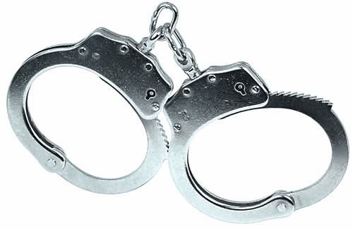 Zoro, condamnat la închisoare pentru că a bătut un jandarm - catuse-1325863828.jpg