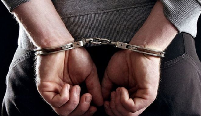 Un bărbat de 28 de ani a fost reţinut după ce şi-a sugrumat mama în Arad - catuse-1639924980.jpg