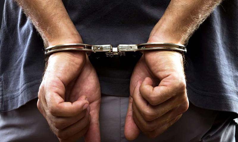 Bărbat reținut după ce a atacat polițiști în timpul unui conflict domestic - catusearest-1775297643.webp