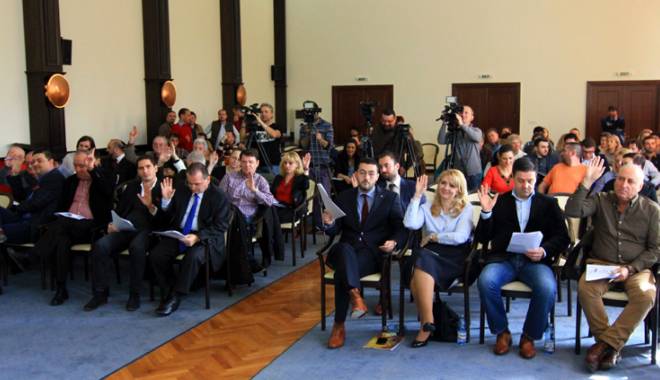Cât vor plăti constănțenii factura la căldură pe luna aprilie. Decizia, la mâna consilierilor - catvorplaticonstantenii-1459188521.jpg