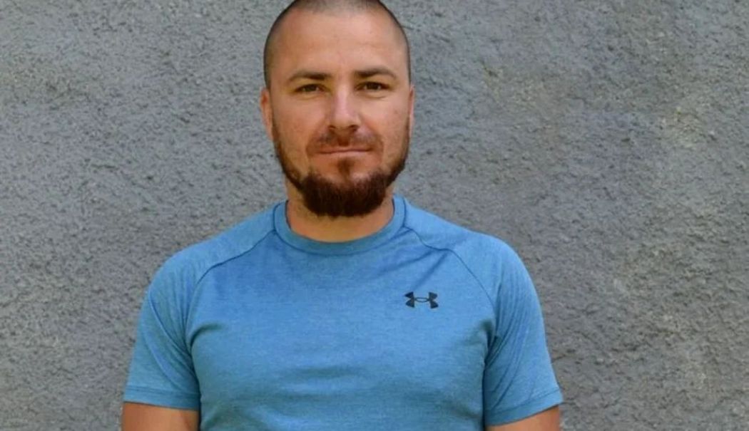 Criminalul periculos din Mureș, căutat cu drone și câini de urmă. Ce spune mama victimei