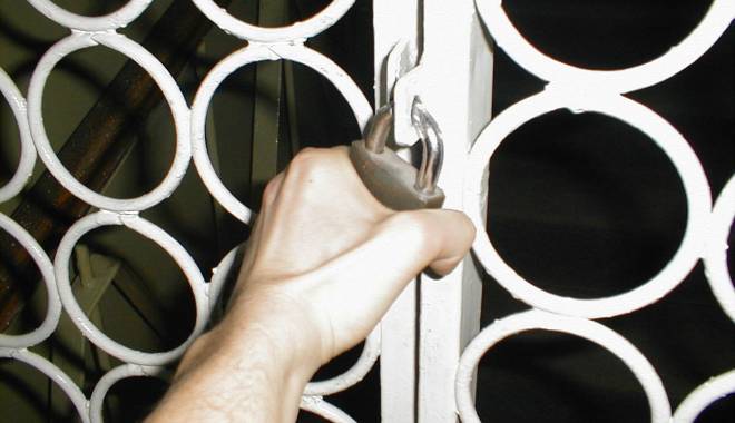 Bărbat de 60 de ani, la terapie intensivă după ce s-a aruncat de la etaj din centrul de recuperare neuropsihiatrică Techirghiol - cazbarbt-1421931378.jpg