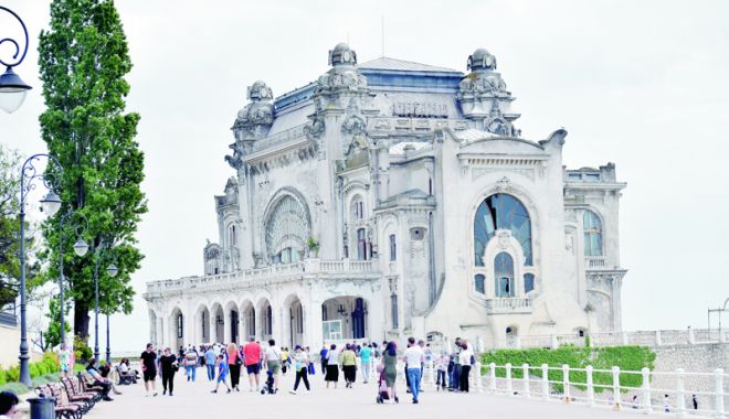 Eveniment de excepție. Artiști de renume vor evolua pe platoul din fața Cazinoului - cazino1-1533055163.jpg