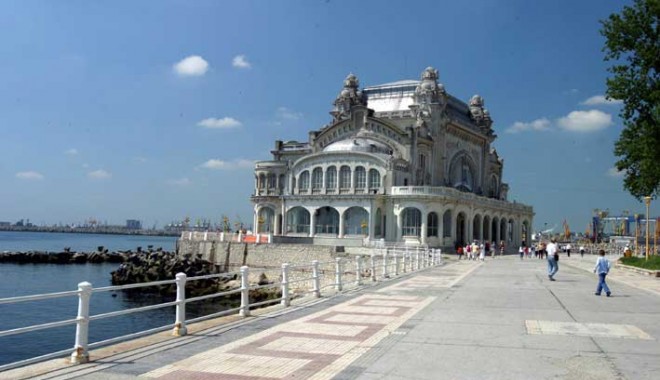 Înnorări temporare și maxime de 28 de grade Celsius, astăzi, pe litoral - cazinouconstanta-1342601512.jpg