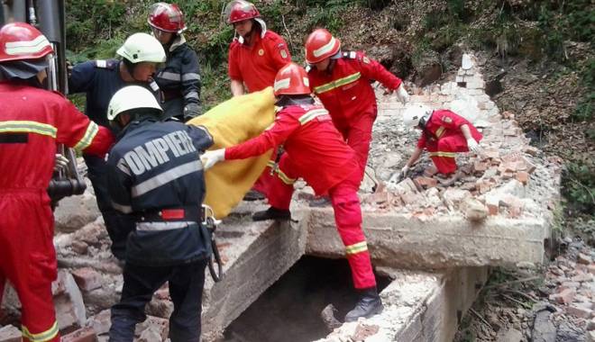 Tragedie pe litoral. Doi tineri, îngropați de vii la Costinești - cazsocantlacostinesti-1430413451.jpg