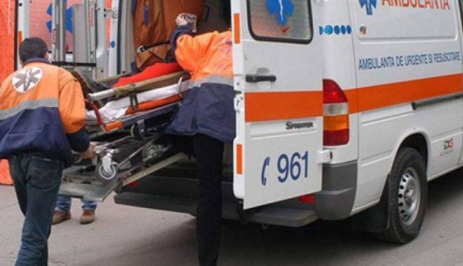 Incident șocant: O tânără a căzut din autobuz, după ce un geam s-a desprins în mers - cazut-1547069131.jpg