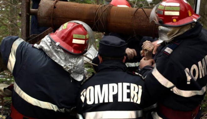 Caz uluitor! O bătrână a murit după ce a căzut într-o fântână - cazutinfantanascosmort191264800-1502174838.jpg