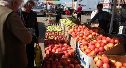 Niciun tarabagiu din Târgul de legume și fructe n-a scăpat fără amendă - cb1a2c817705982423d0247e2263b56c.jpg