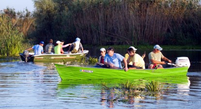 Munți de gunoaie adunate în urma turiștilor iresponsabili - cb5ee661c68128229cbc049927193fff.jpg
