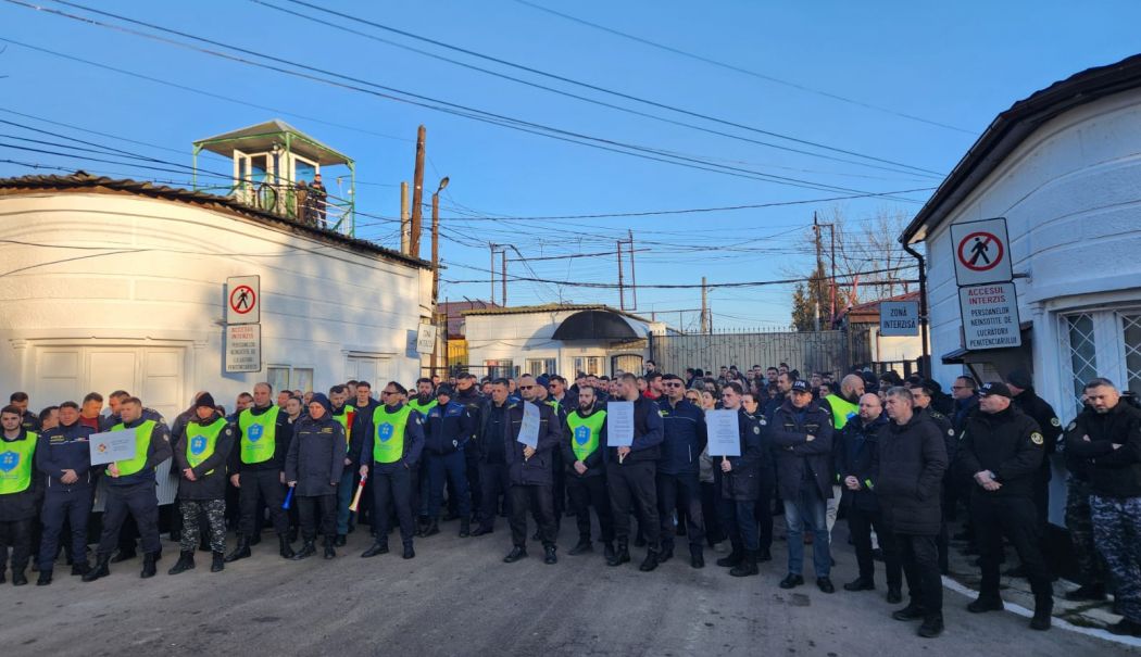 Polițiștii din două sindicate protestează astăzi, la Penitenciarul Poarta Albă! Cine îi mai păzește pe deținuți?