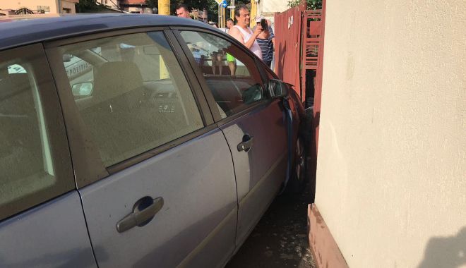 FOTO. Un șofer cu permisul suspedat a făcut ravagii în Constanța, după ce nu a oprit la STOP! - cccc-1532883927.jpg