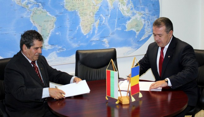 Cooperare între camerele de comerț din Constanța și Burgas - ccina3-1350221085.jpg