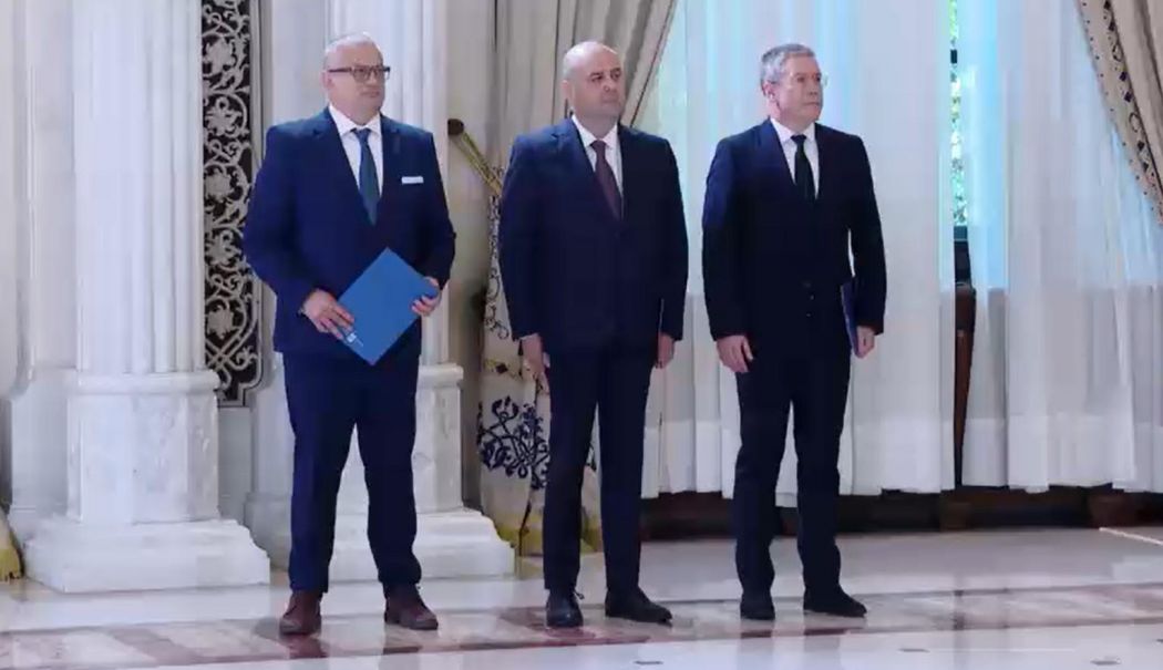 Cei trei noi judecători constituţionali au depus jurământul la Palatul Cotroceni