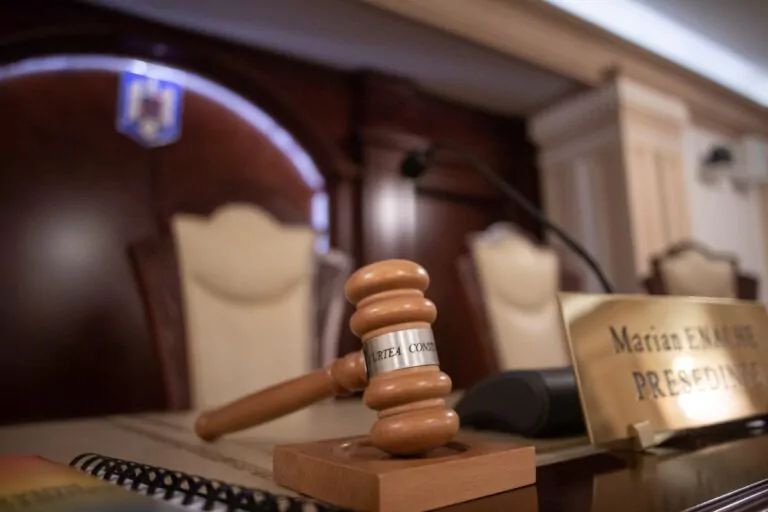 CCR se întruneşte în şedinţă pentru a discuta noile contestaţii privind candidaţii la Preşedinţie - ccr-sedinta-contestatii-1741944048.jpg