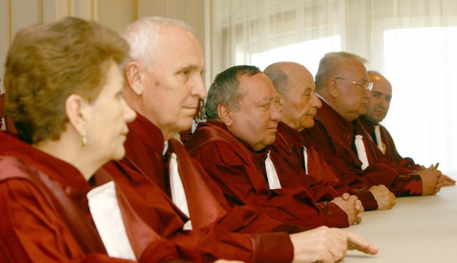 Decizia CCR privind referendumul nu este publică până la citirea în Parlament - ccr2-1345632036.jpg