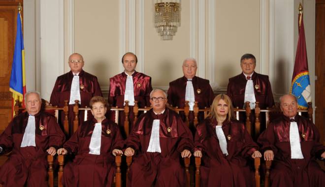 CCR a amânat dezbaterea privind incompatibilitatea aleșilor locali - ccraamanat-1418135137.jpg