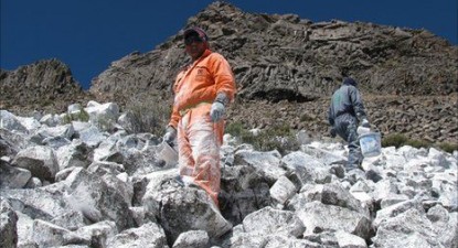 Un peruan vopsește un ghețar din Anzi cu ajutorul Băncii Mondiale - cd1cf1b9f66e3fc9ca447124810dcd20.jpg