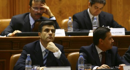 Guvernul Croitoru a căzut în Parlament  cu 250 de voturi 