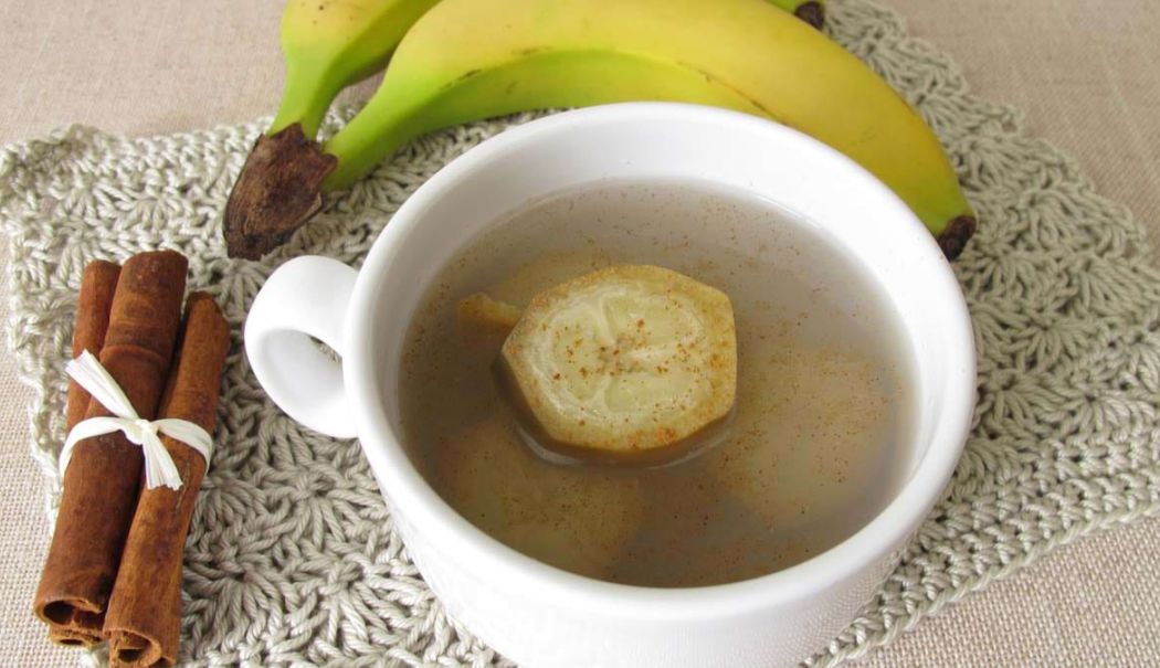 Ceaiul de banane îmbunătățește calitatea somnului și calmează sistemul nervos - ceai-de-banane-1734094606.jpg