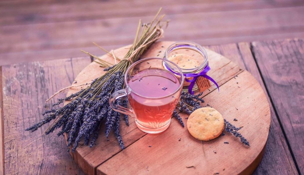 Lavanda, remediul natural care aduce liniște interioară și un somn odihnitor - ceaiul-de-lavanda-1749650300.jpg