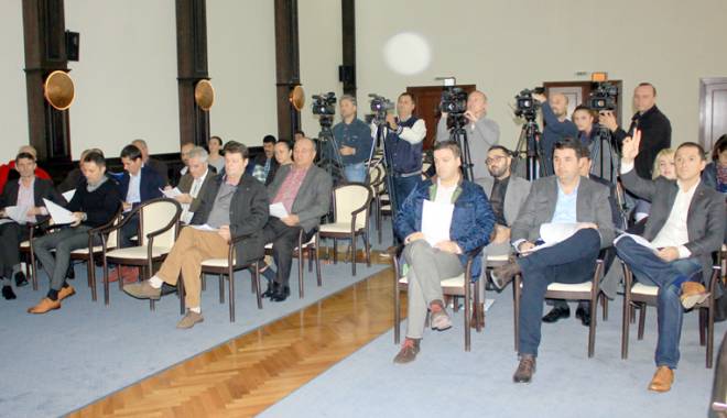 Ce ajutor vor primi constănțenii care se încălzesc cu lemne - ceajutorprimescceicarelemene-1445618297.jpg
