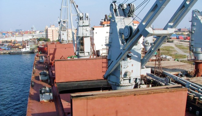 Ce așteaptă shipping-ul românesc de la ministrul Transporturilor, Dan Șova - ceasteaptamarinarii-1399814318.jpg