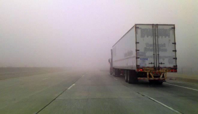 COD GALBEN DE CEAȚĂ. Vizibilitate redusă pe Autostrada Soarelui - ceata-1454143578.jpg