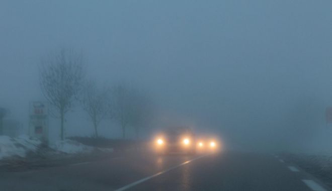 Pericol de accidente: Ceață densă în 10 județe din ţară, joi seara - ceata-1640890084.jpg