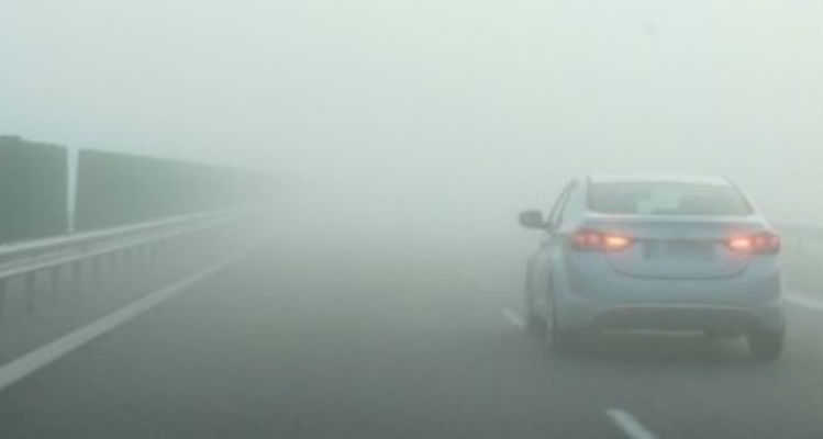 Ceaţă densă pe Autostrada Soarelui. Vizibilitate redusă în judeţele Constanţa şi Tulcea