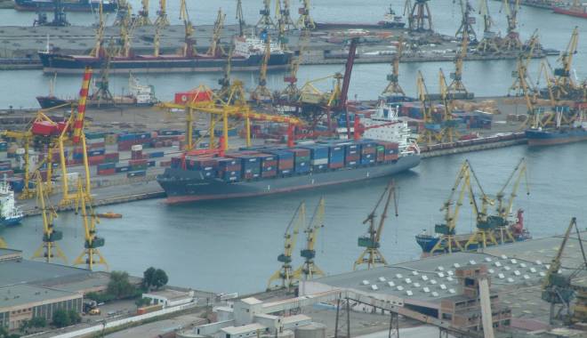 Ceața a blocat activitatea în porturile maritime - ceataablocat-1421912175.jpg