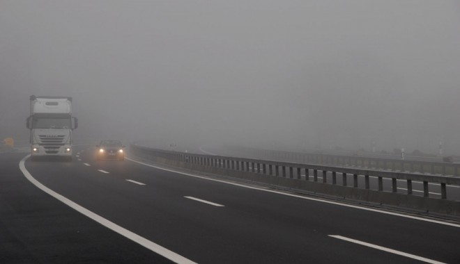 ANM. Cod galben de ceață la Constanța - ceataautostrada13870982121387182-1446802488.jpg