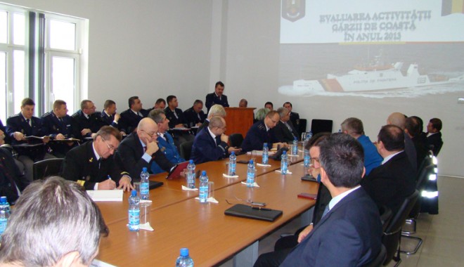 Ce au făcut polițiștii din cadrul Gărzii de Coastă, în 2013 - ceaufacutpolitistiigarziidecoast-1391798841.jpg