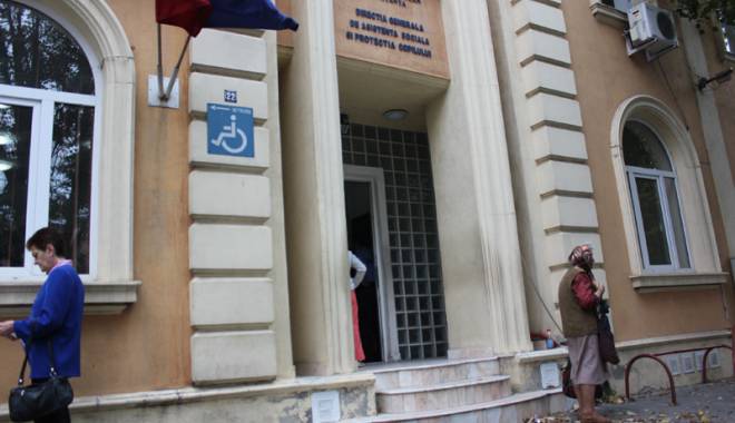 Ce au găsit asistenții sociali la familia bebelușului mort la spital - ceaugasitasistentiisociali-1426096777.jpg