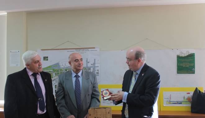 Ce a vizitat ambasadorul Paul Brumell la Cernavodă - ceavizitatvizitaambasadoruk017-1446204178.jpg