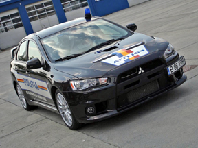 Ce caută mașina de poliție în garajul bețivului - cecauta-1392728494.jpg