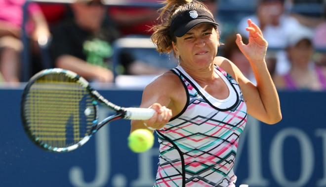 Ce fac româncele  la Australian Open - cefac-1389286377.jpg